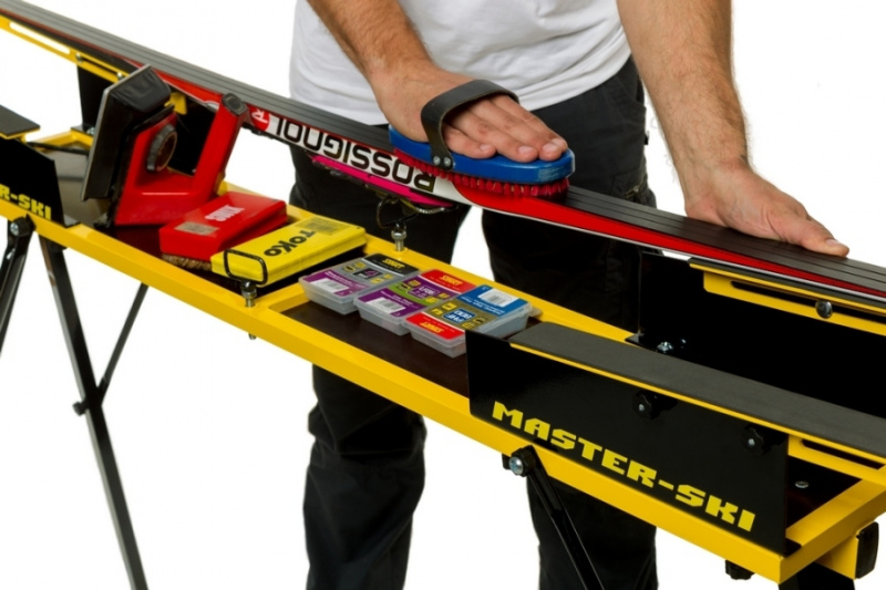 Необходимые товары для подготовки беговых лыж