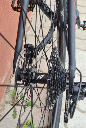 GTR 2_1 Matt black red white 7