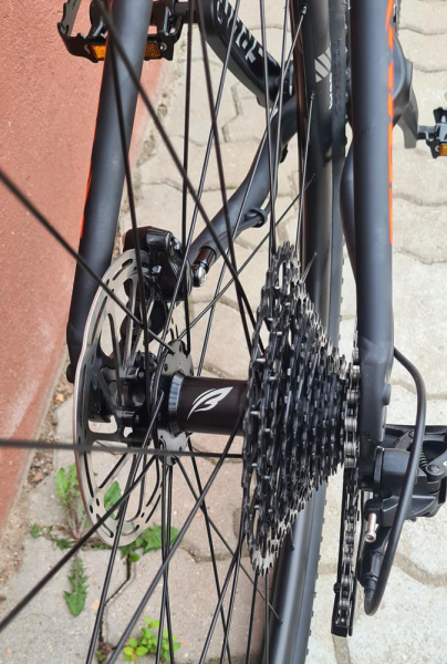 GTR 2_1 Matt black red white 7