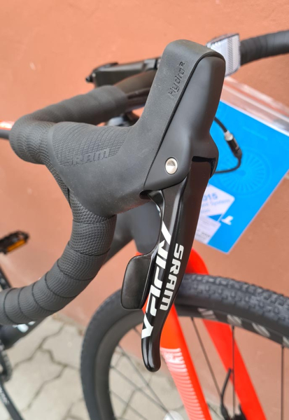 GTR 2_1 Matt black red white 3