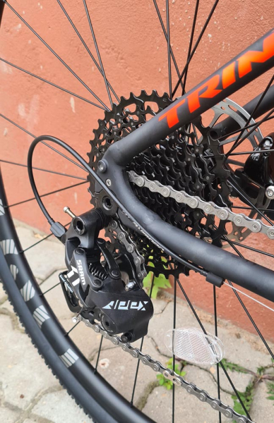 GTR 2_1 Matt black red white 6