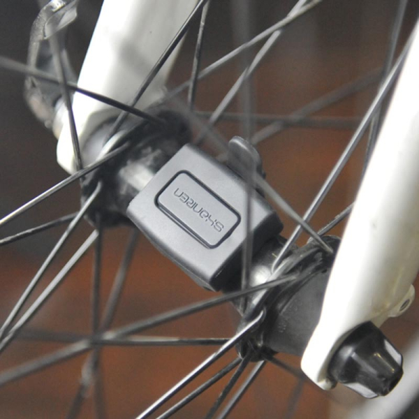 speed-sensor-on-wheel-hub