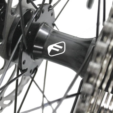 CLB 3_2 black grey white 7