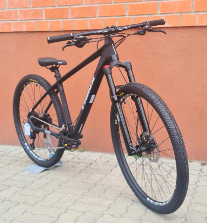 Q1300 PRO matt black black silver 1